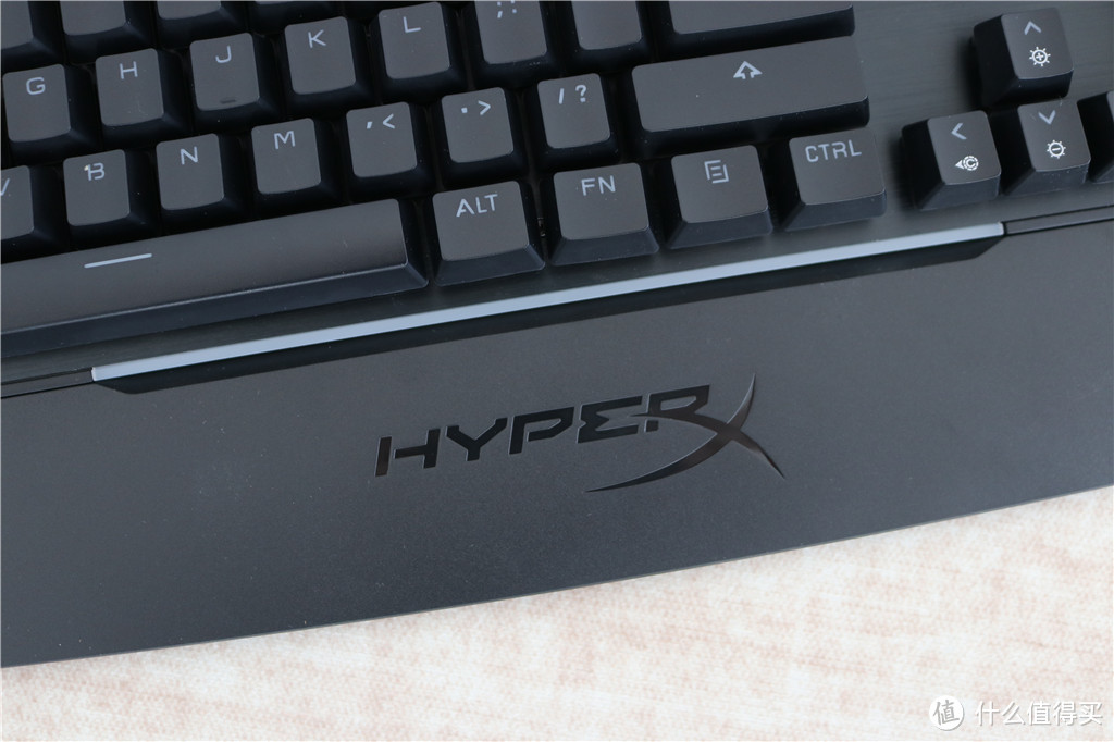 火星原来是彩色的—HyperX 火星 RGB 机械键盘 开箱