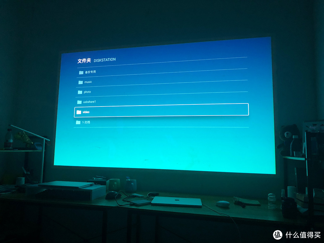 出租屋秒变家庭影院 微鲸（WHALEY）M1 家用 投影仪 众测报告