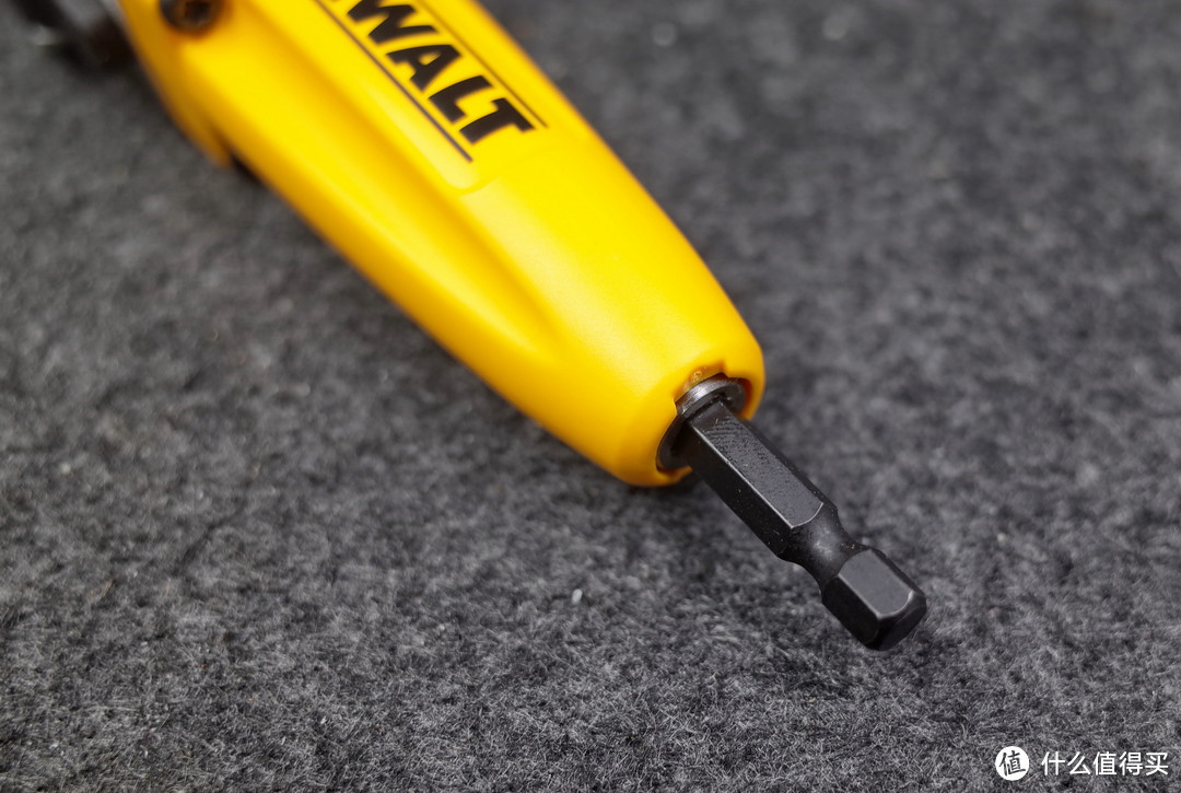 #晒单大赛#  DEWALT 得伟 DWARA100 直角转接头