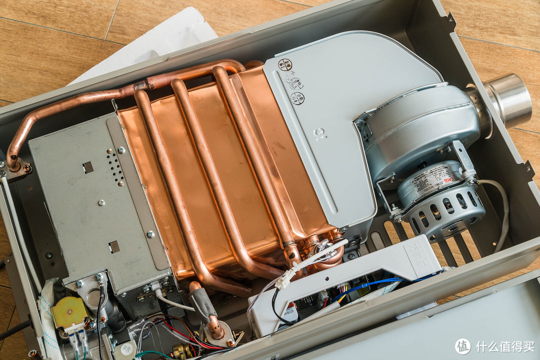 启动快,温控准,更安静——万家乐a 变频恒温热水器 深入拆解评测