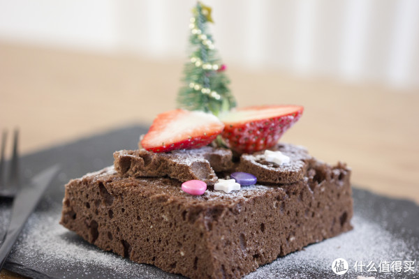 微波炉能代替烤箱吗？3分钟用微波炉就能做好一款圣诞蛋糕