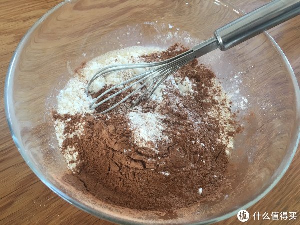 微波炉能代替烤箱吗？3分钟用微波炉就能做好一款圣诞蛋糕