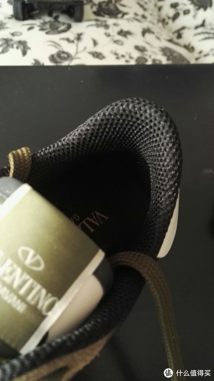 #晒单大赛#迟到的生日礼物—Valentino华伦天奴 迷彩运动鞋 晒单