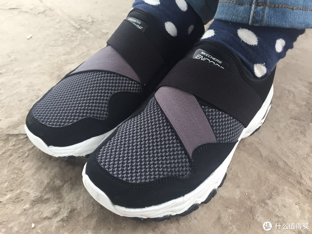 #晒单大赛#给老婆买的鞋---SKECHERS斯凯奇2017秋季新款一脚套跑步运动鞋综合评测