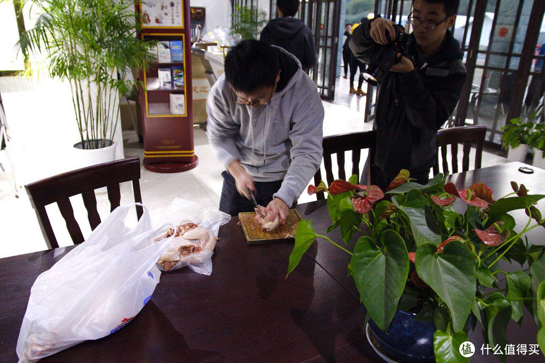 老值友花式晒媳妇儿新高度！小小值看完很心塞