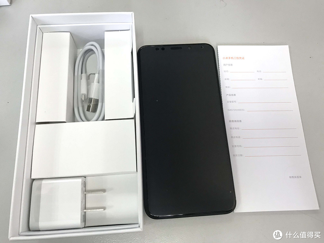 开机:miui9屏幕不是很清晰,因为有一层膜揭掉屏幕上的磨砂膜,看起