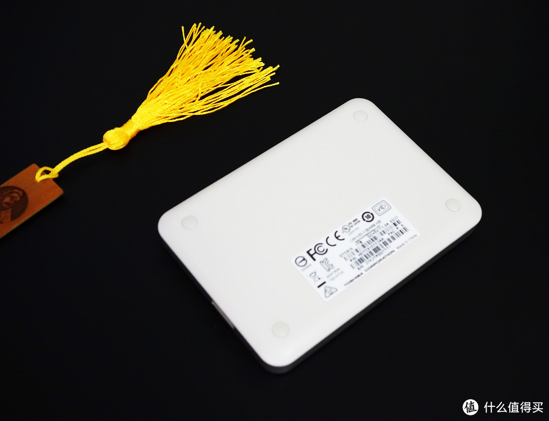 小巧便携移动存储新选择,东芝TOSHIBA V8 CANVIO移动硬盘