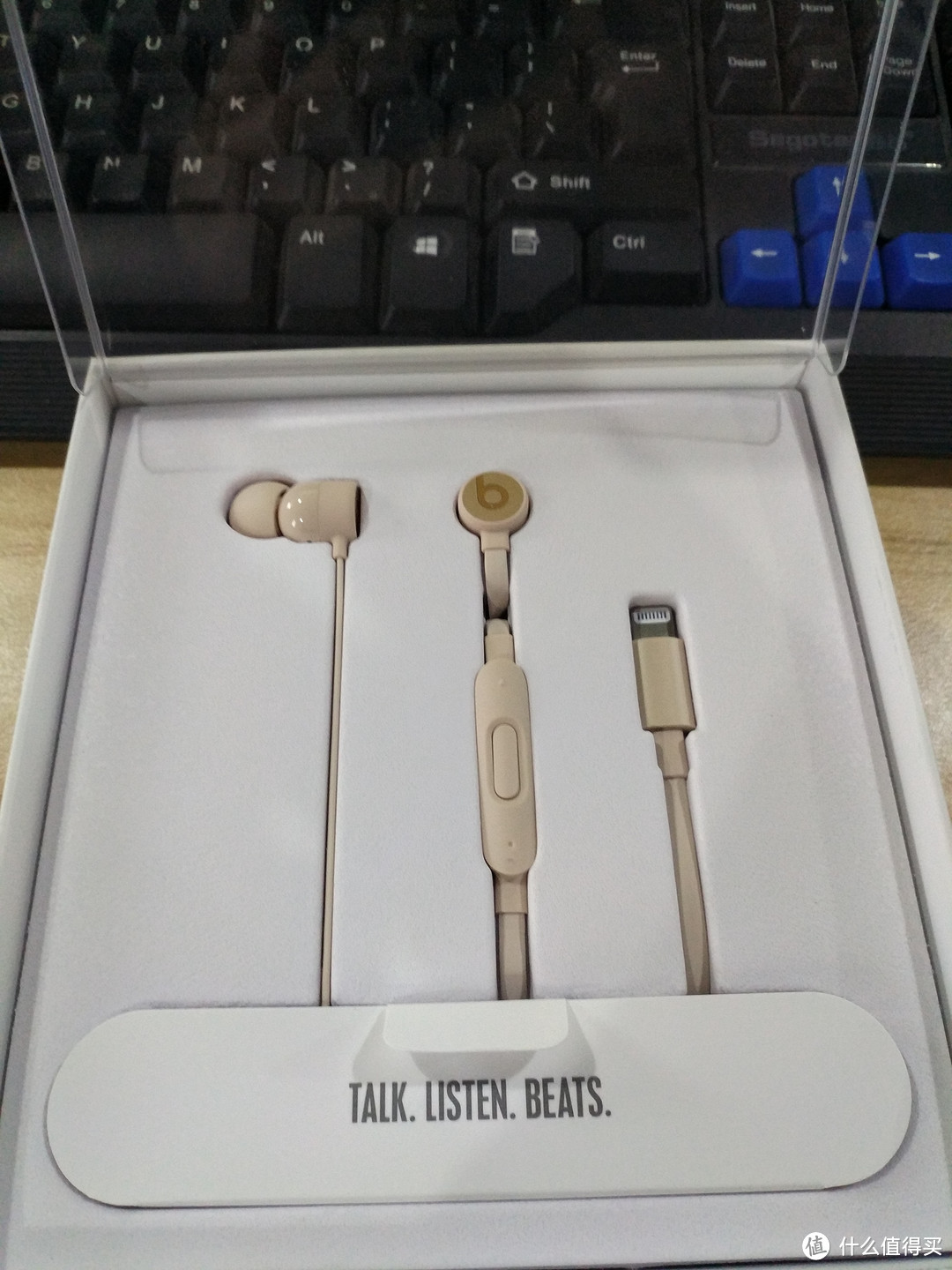 还在为ihpoen的接口问题而烦恼?来看看urbeats3这款御用的耳机吧！