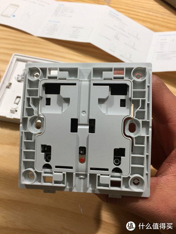 Aqara 墙壁智能开关（火零版）开箱小记