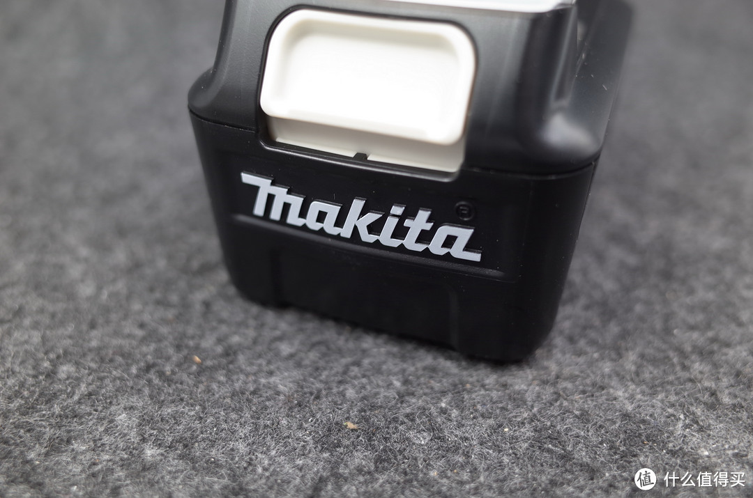 #晒单大赛#牧田makita家用手持式12V锂电吸尘器开箱——50%解毒文