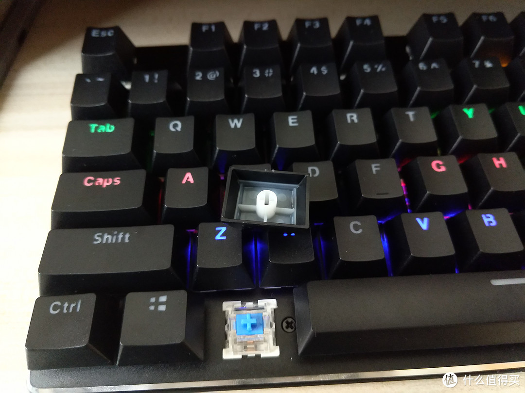 提升快感的机械键盘：SAMA 先马 机械战舰 K715 机械键盘 使用体验