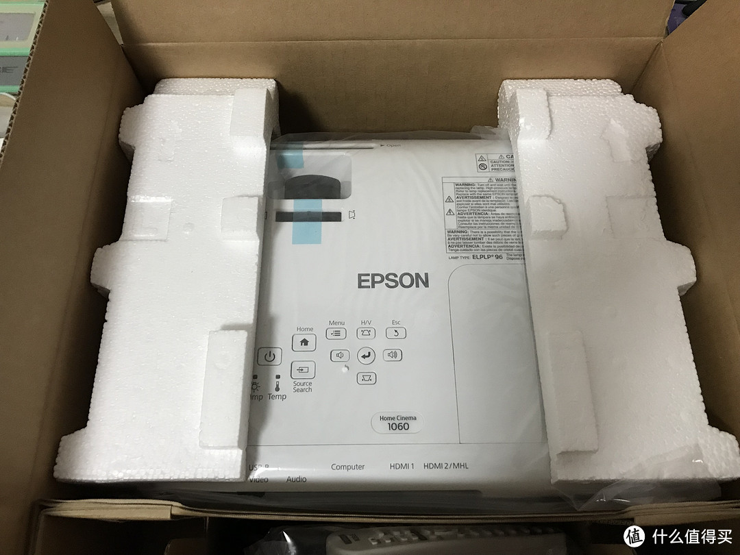 #晒单大赛#黑五战果：EPSON 爱普生 Home Cinema 1060(CH-TW650) 投影机 开箱