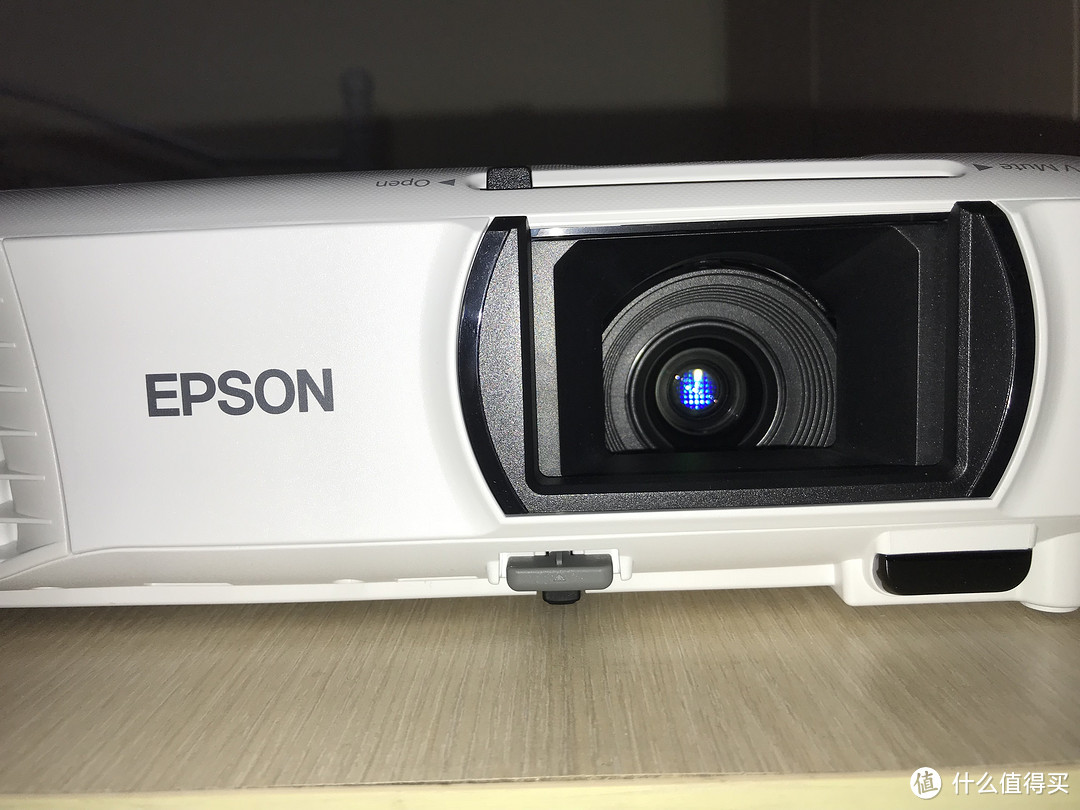 #晒单大赛#黑五战果：EPSON 爱普生 Home Cinema 1060(CH-TW650) 投影机 开箱