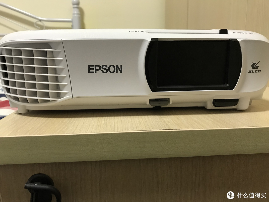 #晒单大赛#黑五战果：EPSON 爱普生 Home Cinema 1060(CH-TW650) 投影机 开箱