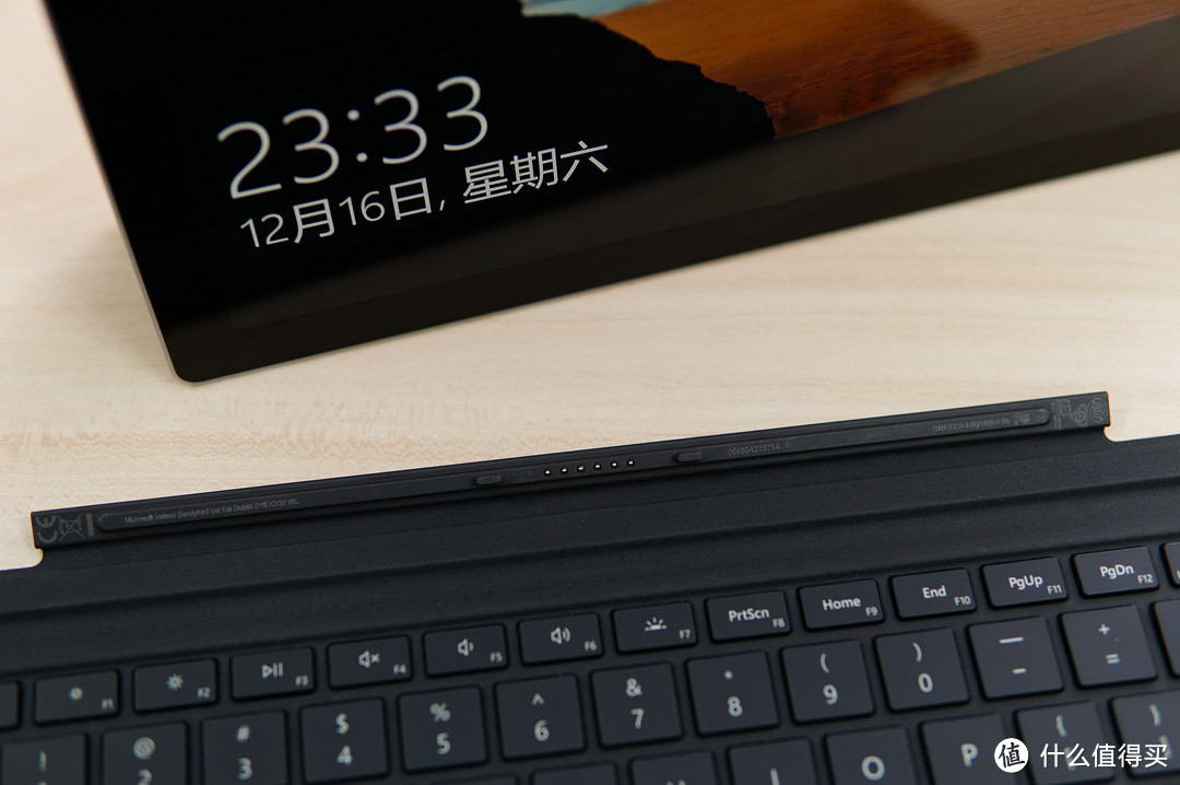 屏幕竟然倒退?—新Surface Pro二合一平板电脑开箱与Surface Pro4对比