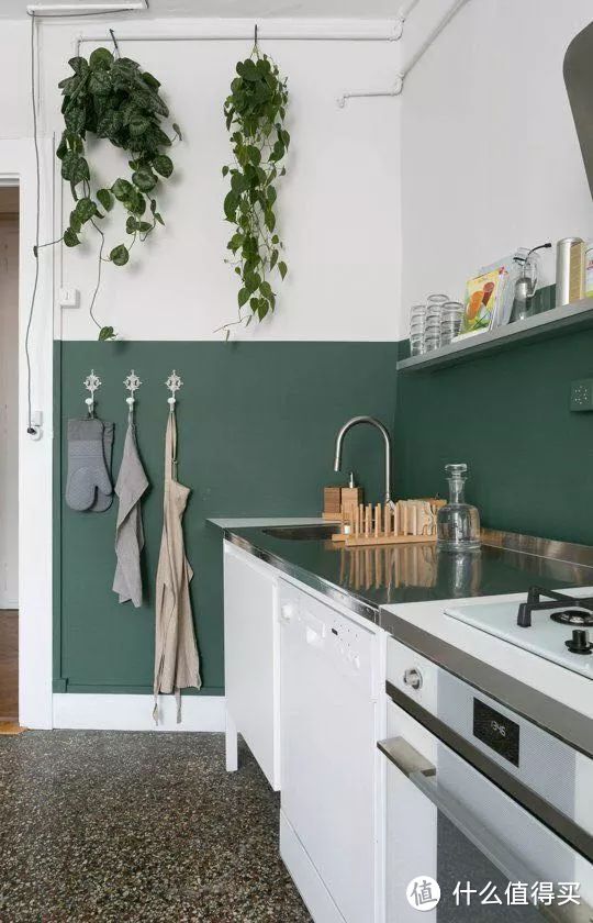 为什么厨房卫生间一定要贴瓷砖？有一种东西叫厨卫漆，效果惊艳