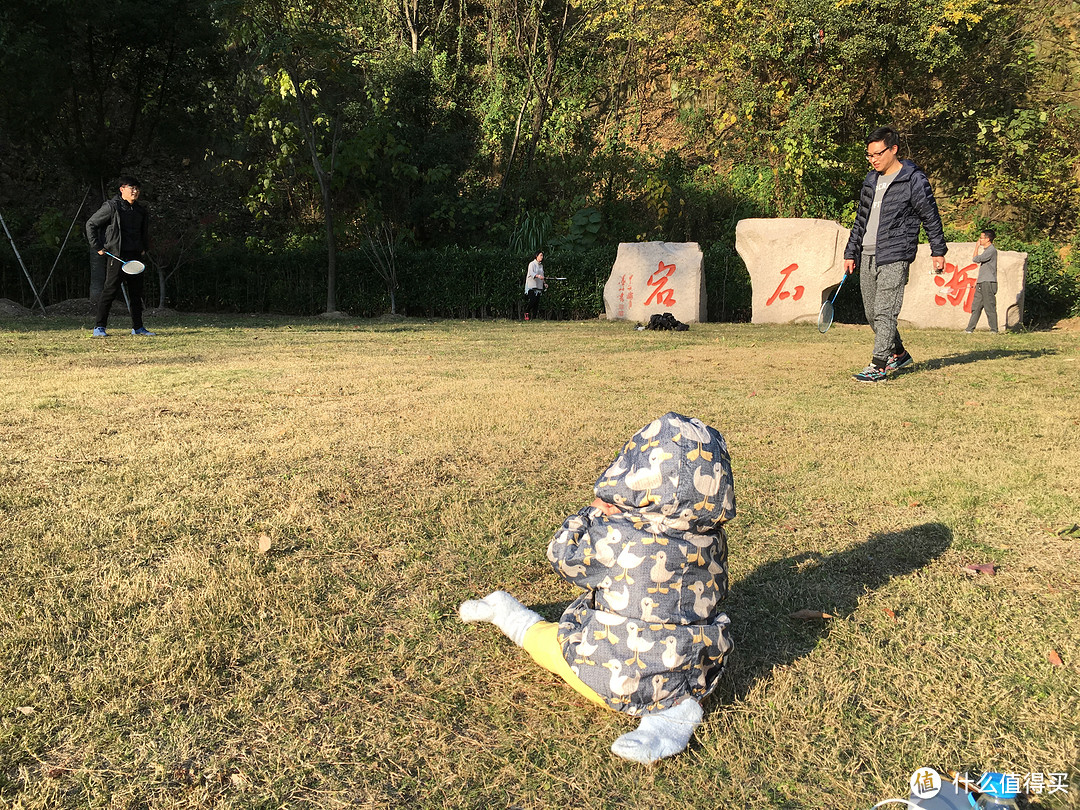 论如何愉快地带着宝宝和张大妈一起遛娃吃鸡