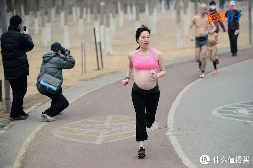 怀孕期间是否应该坚持跑步呢？