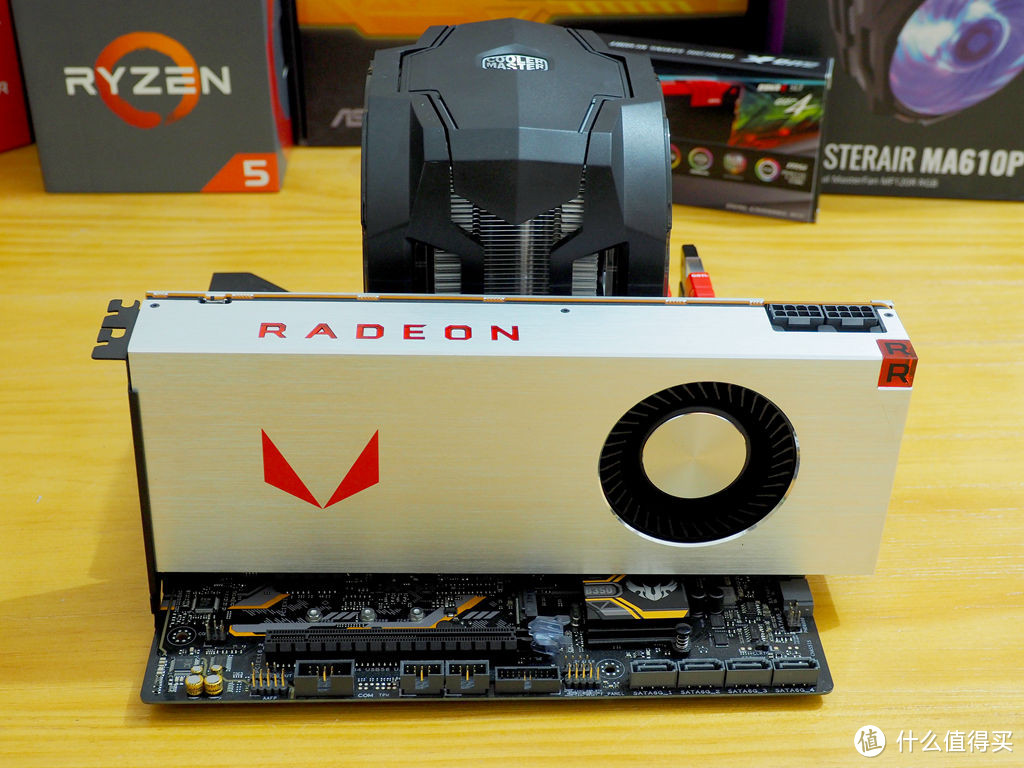 #晒单大赛# 遇过最有颜值的显卡，不仅仅是为了信仰—Sapphire 蓝宝石 RX Vega 8G LIMITED EDITION版 显卡 开箱