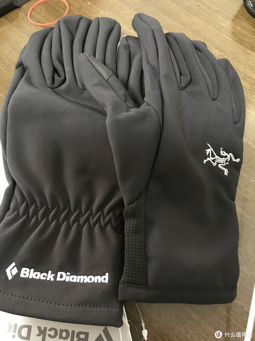 这个冬天不再手冷（Arcteryx 始祖鸟的venta glove和黑钻的softshell glove）