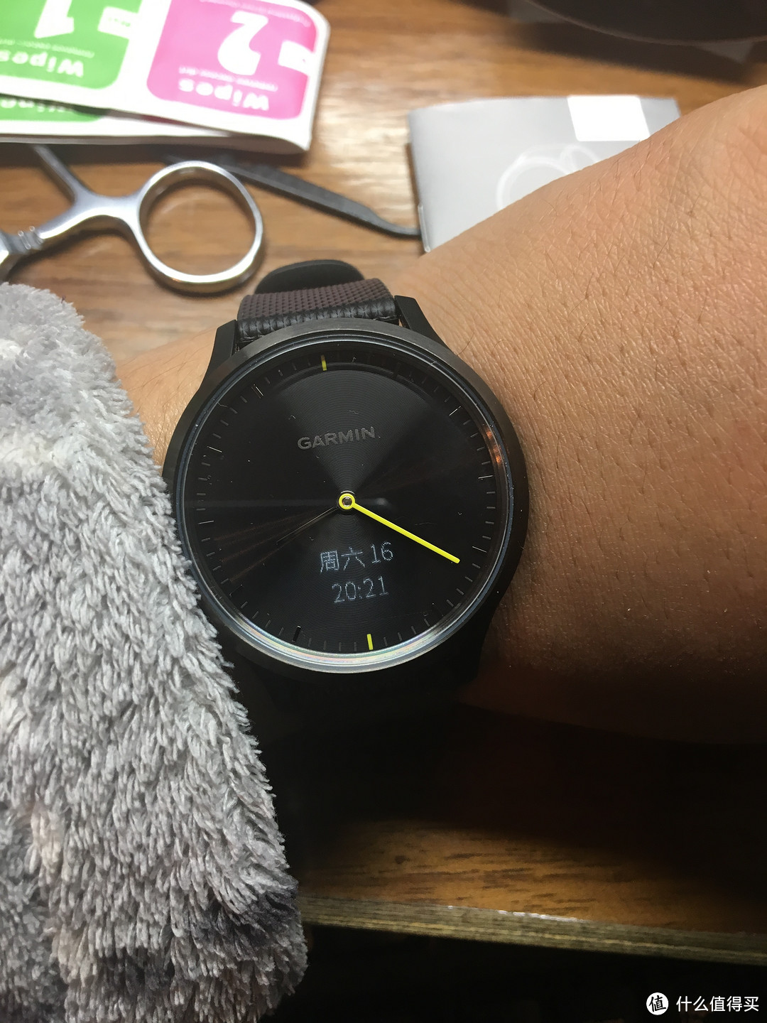 Garmin 佳明 vivomove hr 智能手表 历史最低价入手开箱！