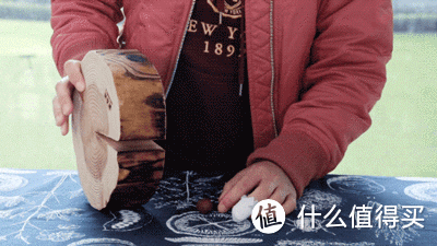 为了吃个山核桃,人类至于动用那么多工具对待它!