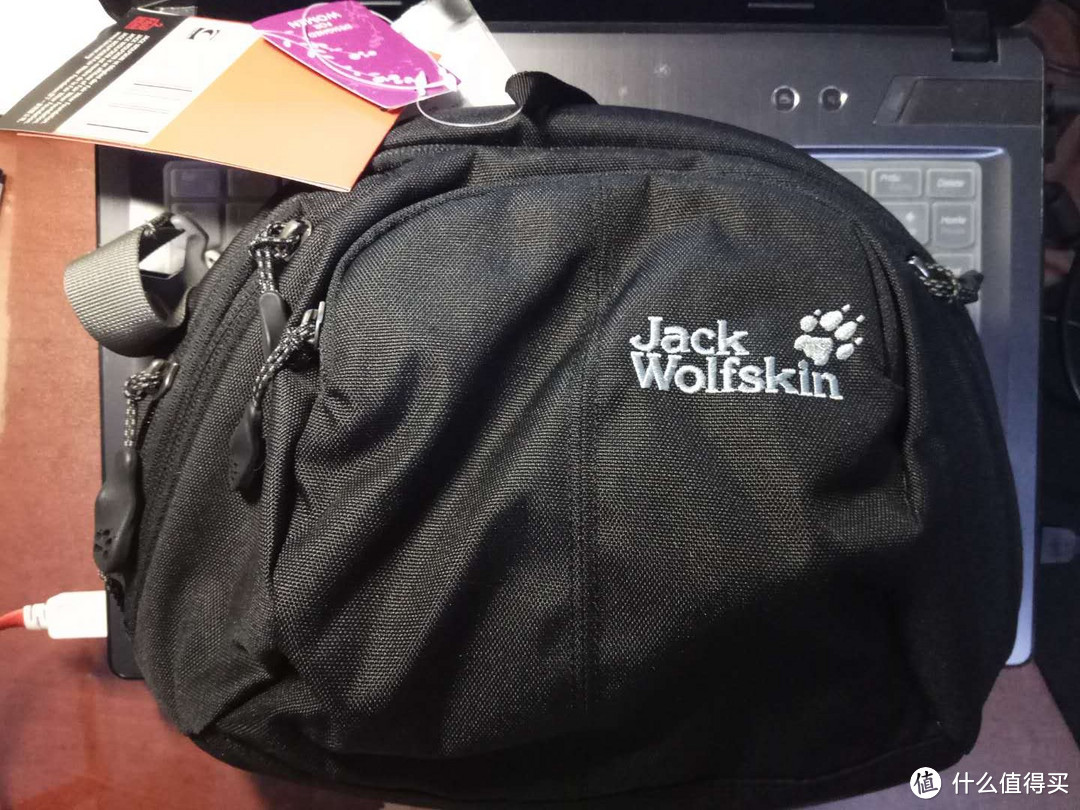 JACK WOLFSKIN  狼爪 女式户外腰包，确定designed for women？