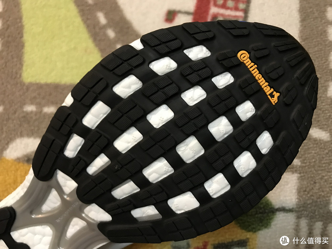 又轻又骚！Adidas Adios 3 跑步鞋