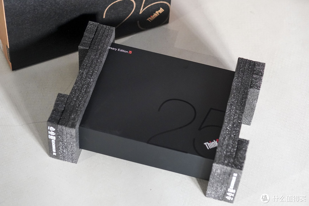 人生绕不开一台小黑：经典元素回归ThinkPad 25 周年纪念版 笔记本电脑 开箱（附视频）