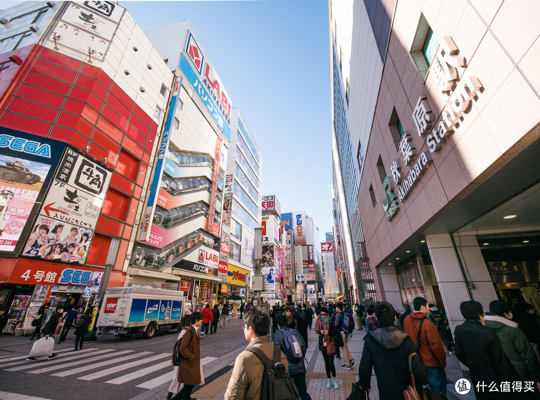 秋叶原全称是Akihabara，但很多人简称Akiba，也是AKB48名称由来