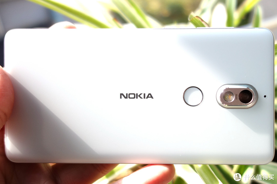 诺记与蔡司的情怀加持下的Nokia 7，到底怎么样？