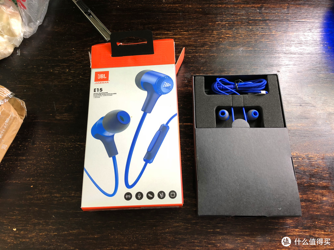 开箱，有点好看的，JBL E15有线耳机