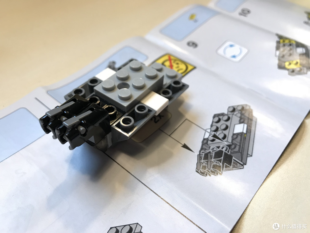 双炮开火!LEGO 乐高 75160 U-翼迷你战机