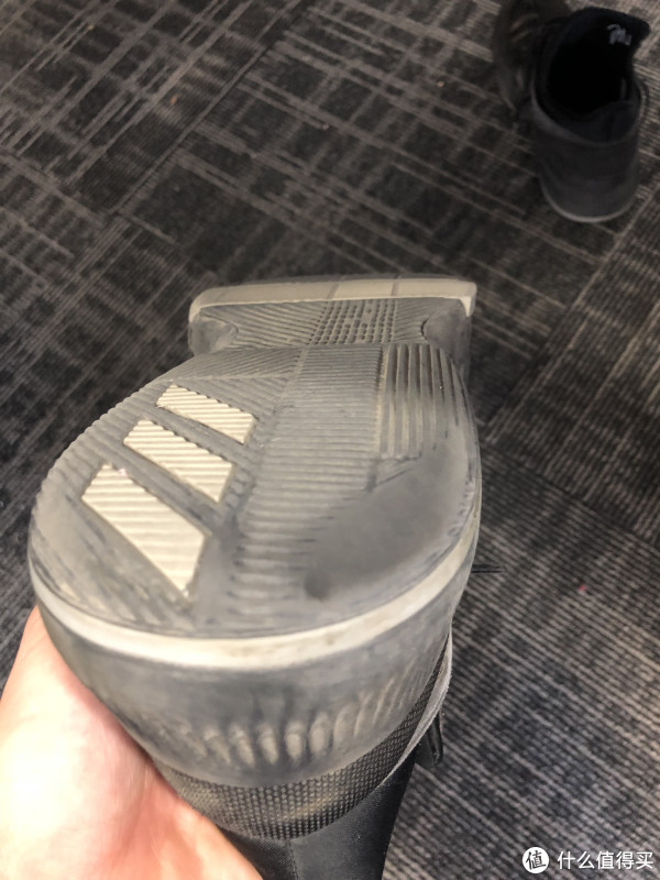 篮球鞋 篇七:Adidas 阿迪达斯 Dame 利拉德3 黑