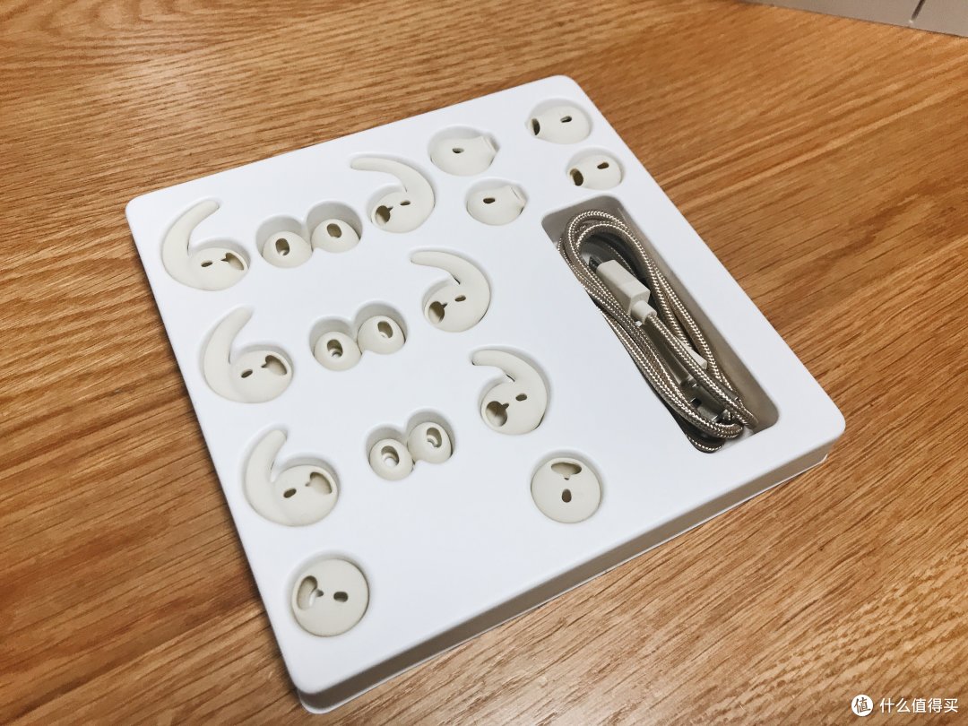 美国汪峰?音乐人做出来的耳机到底如何?I.AM+ buttons 蓝牙耳机体验