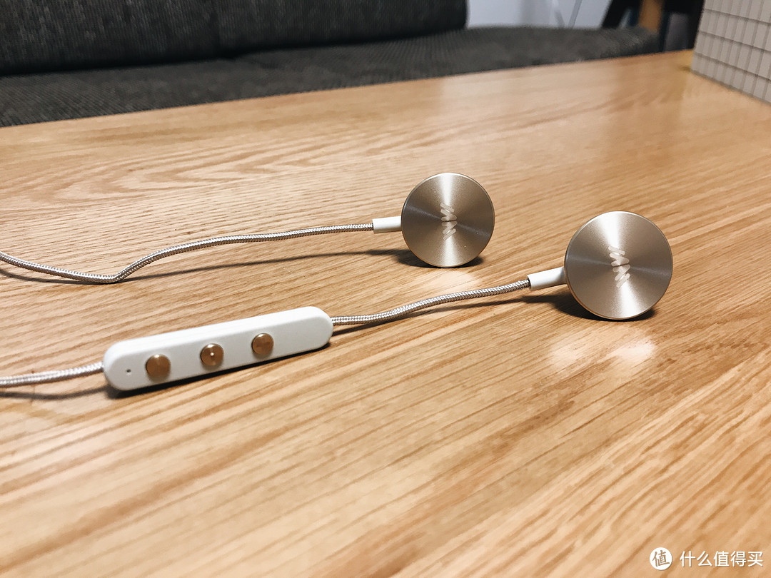 美国汪峰?音乐人做出来的耳机到底如何?I.AM+ buttons 蓝牙耳机体验