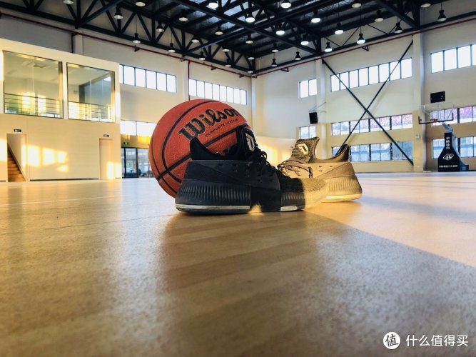 篮球鞋 篇七:Adidas 阿迪达斯 Dame 利拉德3 黑