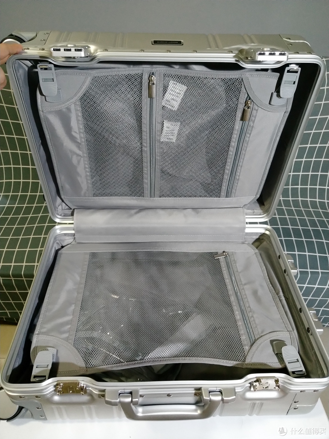#本站首晒#京东 京造 全铝拉杆箱登机箱万向轮旅行箱 最便宜的品牌全铝旅行箱到底怎么样