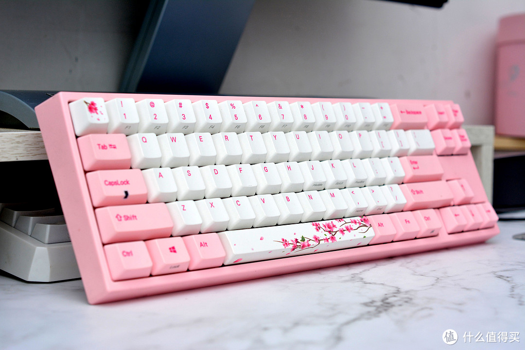 搓弯铁血真汉子？是时候当一回基佬：Varmilo 阿米洛 MIYA PRO 樱花机械键盘