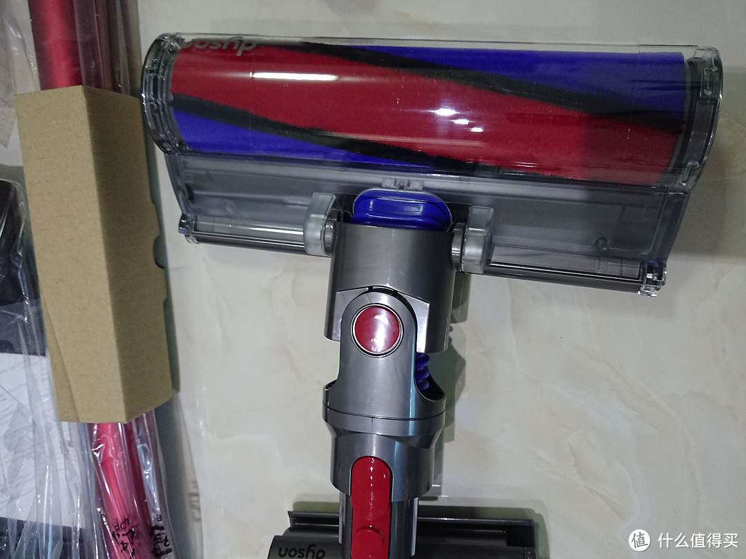 dyson 戴森 v7 absolute 吸塵器 ,我的新玩具~~~其實它只是你幹活的