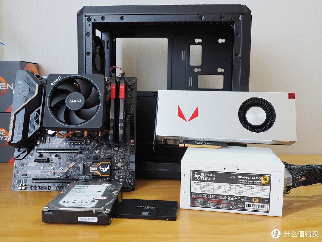 #本站首晒#重新定义I/0面板6方位，轻治桌面纠结者— CoolerMaster 酷冷至尊 MasterBox Q300L 机箱 开箱