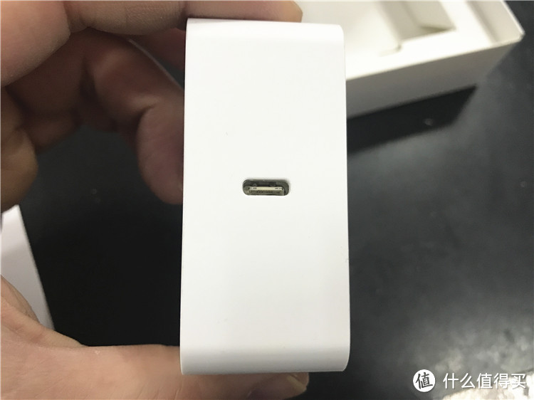 [轻众测]网易智造 USB-C电源适配器——一个可以跑遍全球的电源