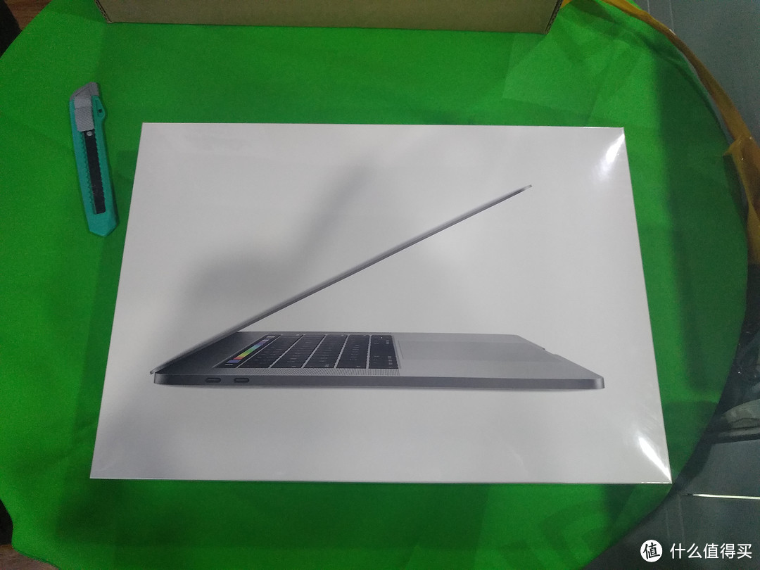 苹果笔记本电脑 2017款 MacBook Pro 15寸开箱体验 对比戴尔XPS 推荐20多个Mac装机软件！