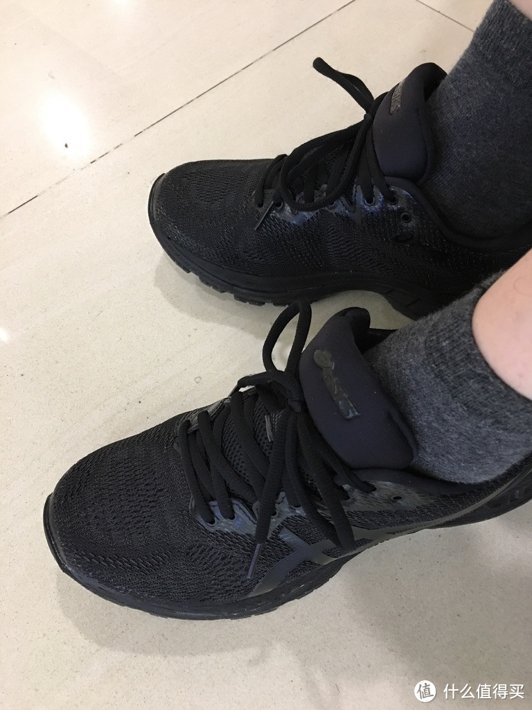 ASICS 亚瑟士 Nimbus 20 黑武士款 开箱和简单上脚感受