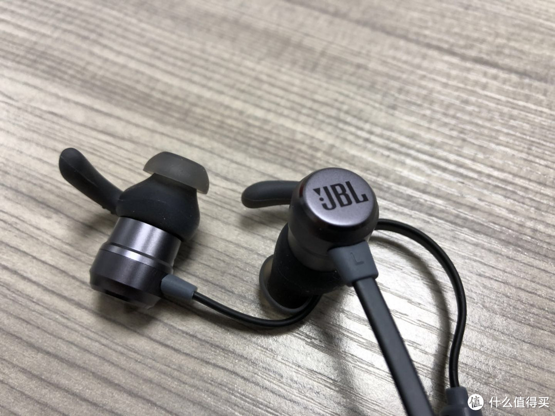 这回不算鸡肋——JBL T280BT 蓝牙无线运动耳机