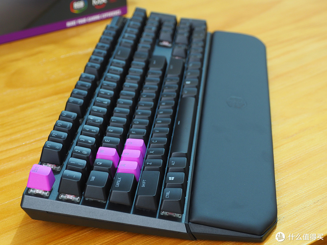 又一款RGB机械键盘面世，光污染时代终将到来—CoolerMaster 酷冷至尊 MK750 RGB 机械键盘 红轴樱桃轴 开箱