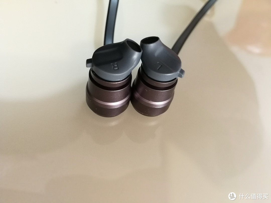 新年首中,荡街好朋友——JBL T280BT蓝牙无线运动耳机