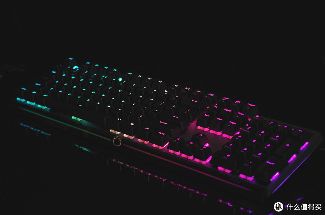 环键盘皆灯也，一把主打RGB的键盘—CoolerMaster 酷冷至尊  MK750 键盘