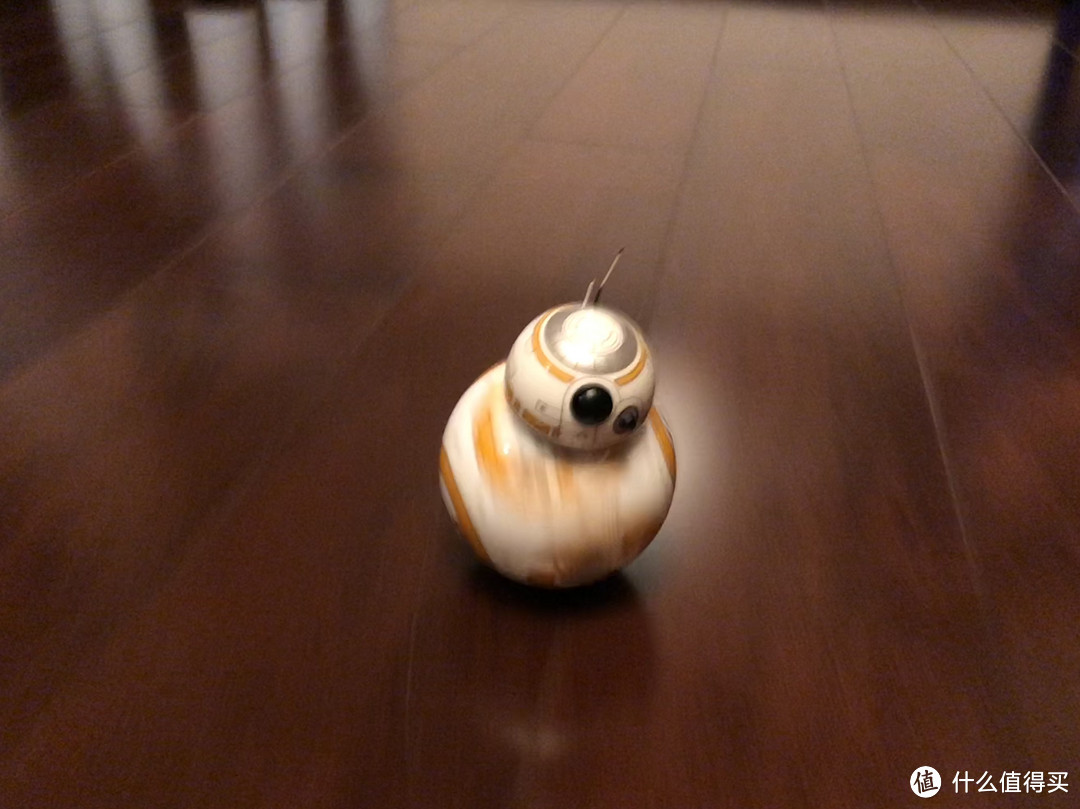 给你来电的感觉— 记 Sphero BB-8 宇航机器人顺利逃脱第一秩序魔爪