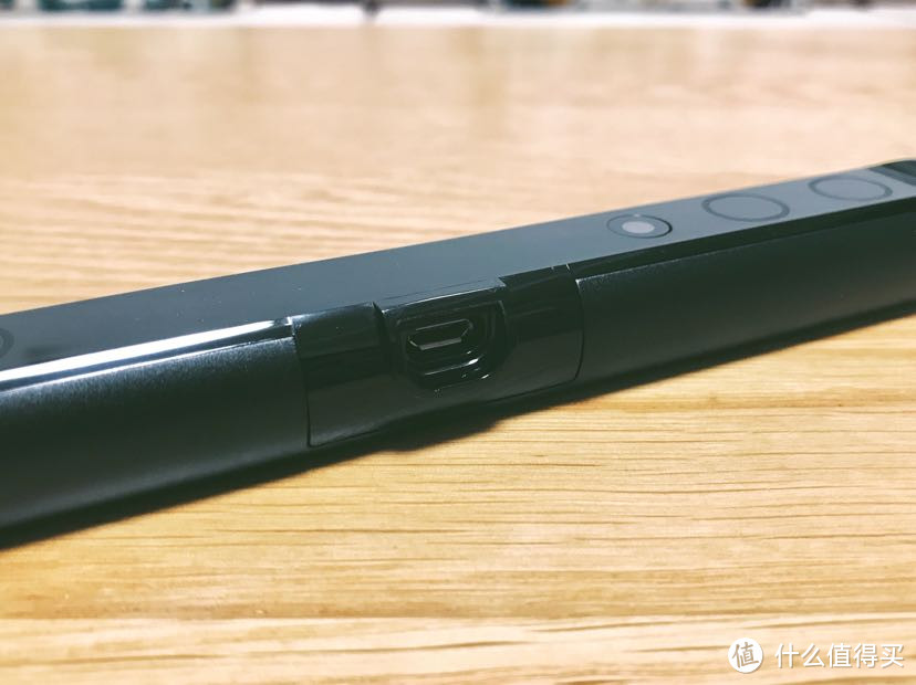 #本站首晒#有趣小玩意,给显示器加个灯— BenQ 明基 ScreenBar 智能阅读屏挂灯 开箱